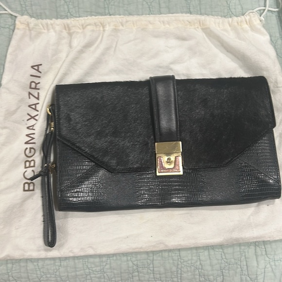 BCBG MAXAZRIA LARGE COWHIDE CLUTCH WITH REAL FUR & lock - Picture 7 of 12